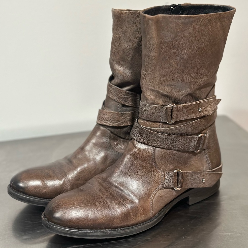 Vera Wang Lavender Kipp Leather Moto Mid Boot  7.5 Strappy Distressed Gray EUC
